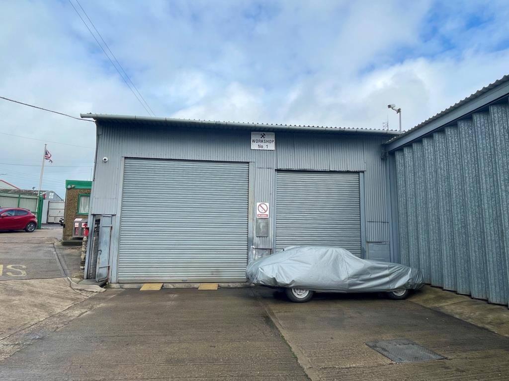Lot: 112 - ESTABLISHED COMMERCIAL SITE PRODUCING STRONG INCOME - Unit 1